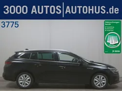 Metallic black pearl schwarz Gebraucht 2021 Renault Mégane GrandTour Intens Kombi | 13.980 € (Guter Preis)
