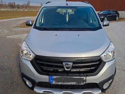 Grau Gebraucht 2016 Dacia Lodgy Stepway Van / Kleinbus | 8.900 € (Teuer)