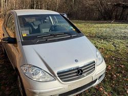 Grau Gebraucht 2006 Mercedes A180 Classic Van / Kleinbus | 3.400 € (Fairer Preis)