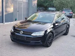 Schwarz Gebraucht 2011 VW Jetta Limousine | 2.900 € (Superpreis)