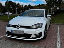 Weiß Gebraucht 2016 VW Golf Sportline Limousine | 13.001 € (Guter Preis)