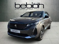 Grau Gebraucht 2022 Peugeot 5008 GT Van / Kleinbus | 35.880 € (Teuer)