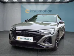 Grau Gebraucht 2024 Audi Q8 e-tron S-Line SUV | 63.099 € (Fairer Preis)