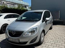 Silber Gebraucht 2011 Opel Meriva Van / Kleinbus | 4.750 € (Teuer)