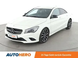 Weiß Gebraucht 2014 Mercedes CLA180 Urban Limousine | 18.520 € (Etwas zu teuer)