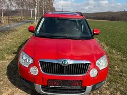 Rot Gebraucht 2011 Skoda Yeti SUV | 2.900 € (Superpreis)
