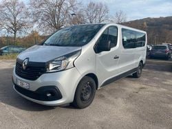 Grau Gebraucht 2018 Renault Trafic Expression Van / Kleinbus | 14.399 € (Fairer Preis)