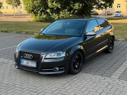 Grau Gebraucht 2011 Audi A3 S-Line Limousine | 3.650 € (Guter Preis)