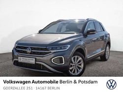 Indiumgrau metallic/schwarz Gebraucht 2024 VW T-Roc Style SUV | 30.450 € (Fairer Preis)