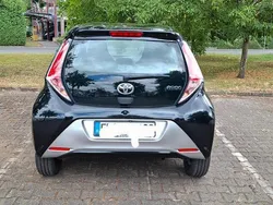 Schwarz Gebraucht 2015 Toyota Aygo Kleinwagen | 5.600 € (Fairer Preis)