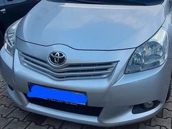 Silber Gebraucht 2009 Toyota Verso Van / Kleinbus | 4.950 € (Guter Preis)