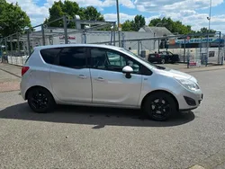 Grau Gebraucht 2010 Opel Meriva Eco Van / Kleinbus | 3.599 € (Fairer Preis)