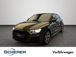 Distriktgrün metallic Gebraucht 2025 Audi A1 S-Line Limousine | 30.490 € (Fairer Preis)