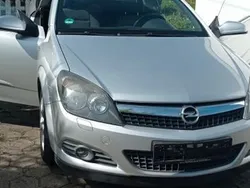 Silber Gebraucht 2006 Opel Astra Cabriolet Edition Cabrio | 3.500 € (Fairer Preis)
