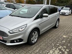 Silber Gebraucht 2017 Ford S-MAX S Van / Kleinbus | 6.299 €