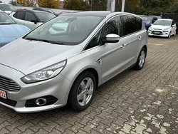 Silber Gebraucht 2017 Ford S-MAX S Van / Kleinbus | 6.900 €
