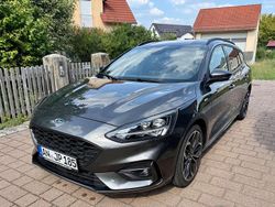 Grau Gebraucht 2019 Ford Focus ST-Line Kombi | 17.500 € (Fairer Preis)