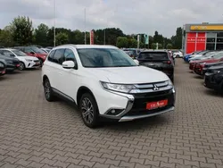 Weiß Gebraucht 2017 Mitsubishi Outlander Edition SUV | 15.930 € (Fairer Preis)