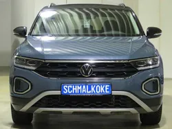 Petrol blue (metallic) Gebraucht 2024 VW T-Roc Life SUV | 29.950 € (Guter Preis)