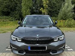 Grau Gebraucht 2020 BMW 320 Luxury Line Limousine | 25.000 € (Fairer Preis)