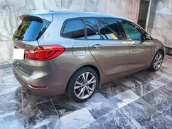 Silber Gebraucht 2017 BMW 220 Gran Tourer Van / Kleinbus | 18.900 € (Fairer Preis)