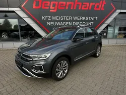 Grau Gebraucht 2024 VW T-Roc Style SUV | 28.990 € (Guter Preis)