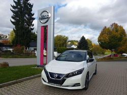 Weis/schwarz Gebraucht 2021 Nissan Leaf Kleinwagen | 14.950 € (Fairer Preis)