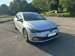Silber Gebraucht 2022 VW Golf VIII Active Limousine | 17.500 € (Superpreis)