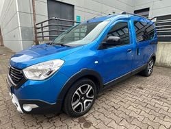 Blau Gebraucht 2019 Dacia Dokker Stepway Van / Kleinbus | 8.980 € (Guter Preis)