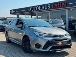 Grau Gebraucht 2015 Toyota Avensis Limousine | 10.890 €
