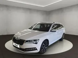 Moonweiß perleffekt Gebraucht 2023 Skoda Superb Style Kombi | 33.950 € (Guter Preis)