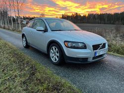 Silber Gebraucht 2007 Volvo C30 Momentum Kleinwagen | 9.900 € (Etwas zu teuer)