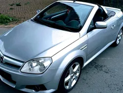 Silber Gebraucht 2005 Opel Tigra Cabrio | 2.490 € (Etwas zu teuer)