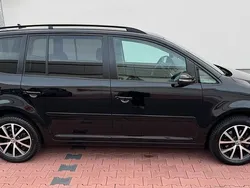 Schwarz Gebraucht 2012 VW Touran Van / Kleinbus | 5.000 € (Guter Preis)