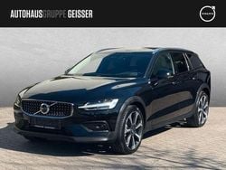 Onyx schwarz Gebraucht 2023 Volvo V60 CC Ultimate Kombi | 43.750 € (Etwas zu teuer)