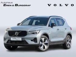 Grau Gebraucht 2022 Volvo XC40 R-Design SUV | 32.990 € (Fairer Preis)
