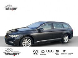 Grau Gebraucht 2022 VW Passat Business Kombi | 19.650 € (Fairer Preis)
