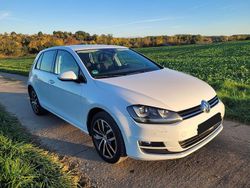 Weiß Gebraucht 2016 VW Golf VII Highline Limousine | 10.750 € (Guter Preis)