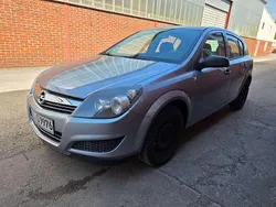 Lichtsilber m2 Gebraucht 2009 Opel Astra Kleinwagen | 2.400 € (Fairer Preis)