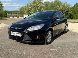 Pantherschwarz metallic Gebraucht 2011 Ford Focus Style Limousine | 5.890 € (Teuer)