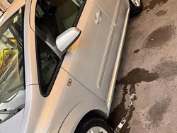 Silber Gebraucht 2007 Opel Zafira Van / Kleinbus | 1.900 € (Fairer Preis)
