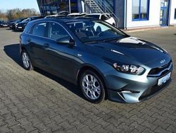 Grau Gebraucht 2022 Kia Ceed Kleinwagen | 16.980 € (Guter Preis)