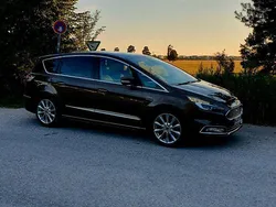 Braun Gebraucht 2016 Ford S-MAX Vignale Van / Kleinbus | 19.900 € (Fairer Preis)