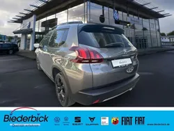 Grau Gebraucht 2017 Peugeot 2008 Allure SUV | 10.990 € (Etwas zu teuer)