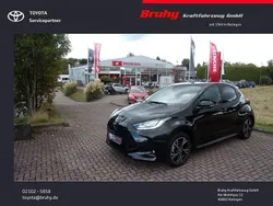 Schwarz Neu 2025 Toyota Yaris Hybrid Comfort Limousine | 26.450 € (Fairer Preis)