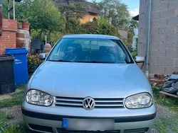 Grau Gebraucht 2002 VW Golf IV Limousine | 1.450 € (Fairer Preis)