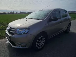 Beige Gebraucht 2014 Dacia Sandero Essentiel Kleinwagen | 5.000 € (Etwas zu teuer)