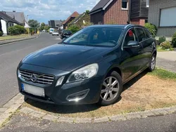 Grau Gebraucht 2011 Volvo V60 Kombi | 12.990 € (Etwas zu teuer)