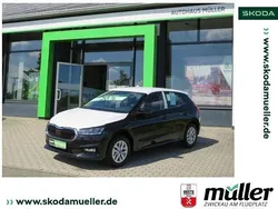 Schwarz (schwarzmagic perleffekt) Neu 2025 Skoda Fabia Essence Limousine | 22.759 € (Fairer Preis)