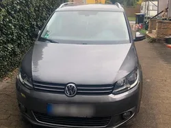 Grau Gebraucht 2013 VW Touran Life Van / Kleinbus | 7.000 € (Guter Preis)